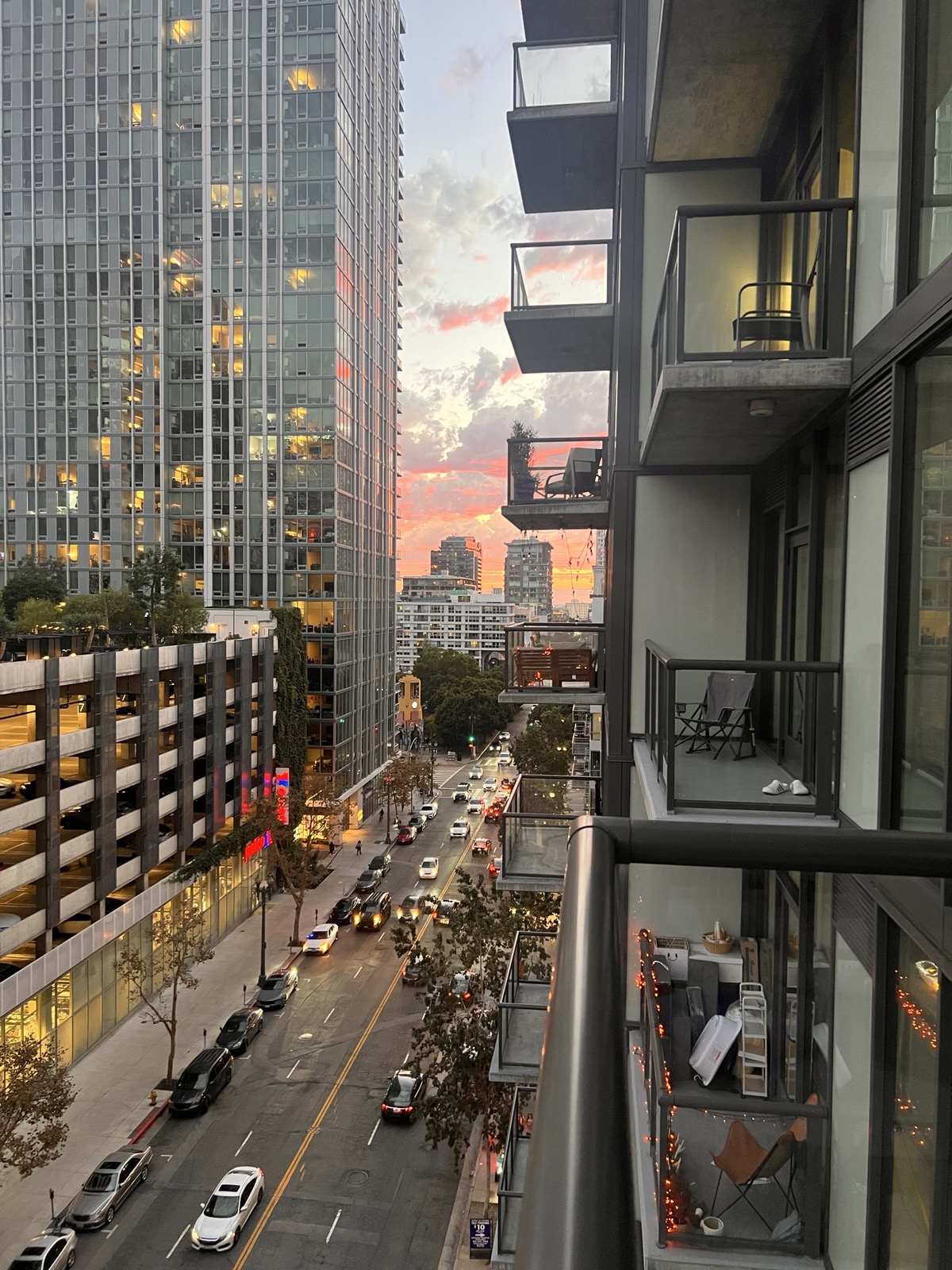Balcones de lujo DTLA al atardecer