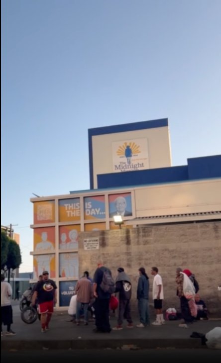 Tiendas de campaña frente al LAPD