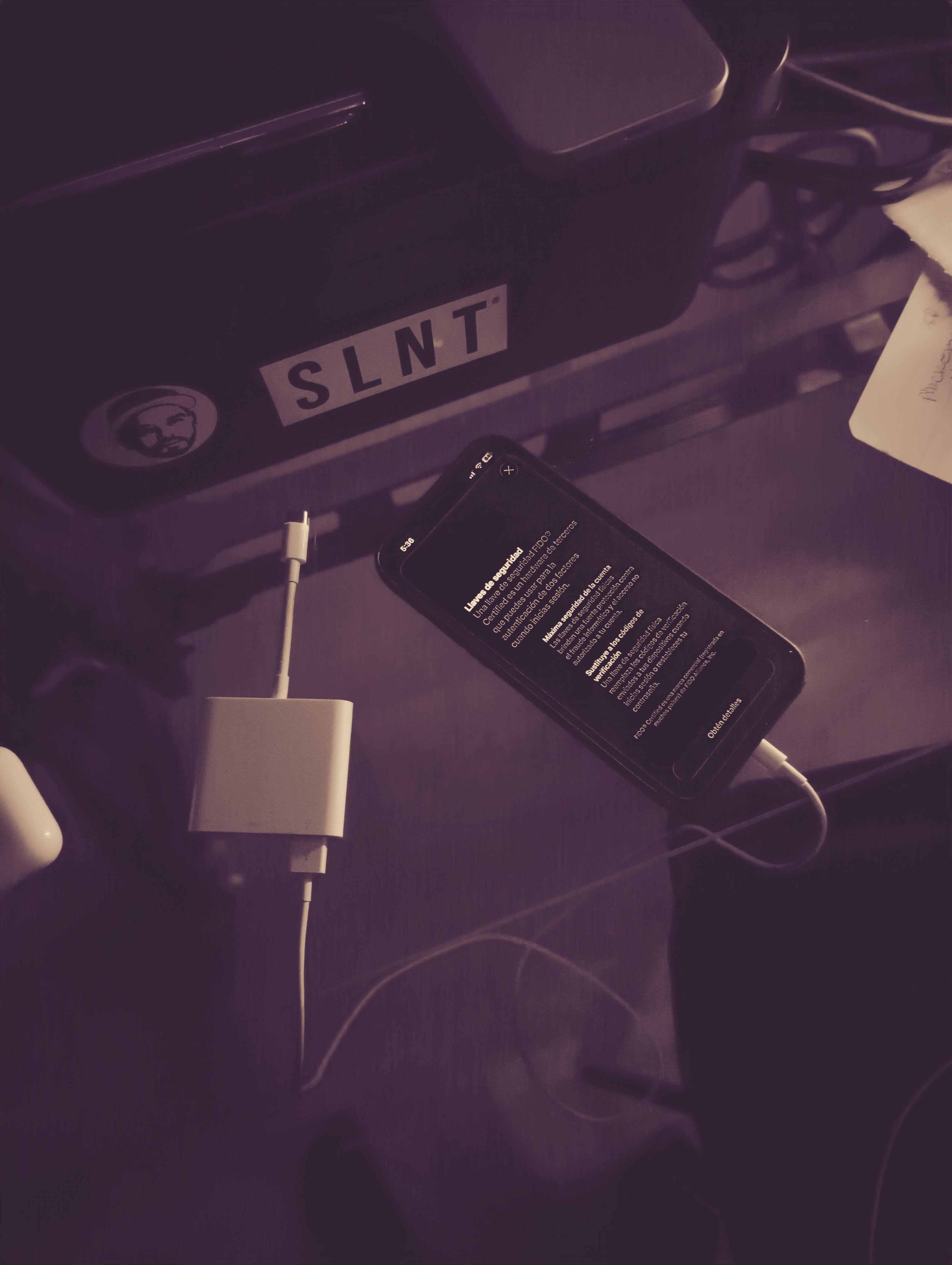 La salida — GrapheneOS, SLNT, madrugada de trabajo